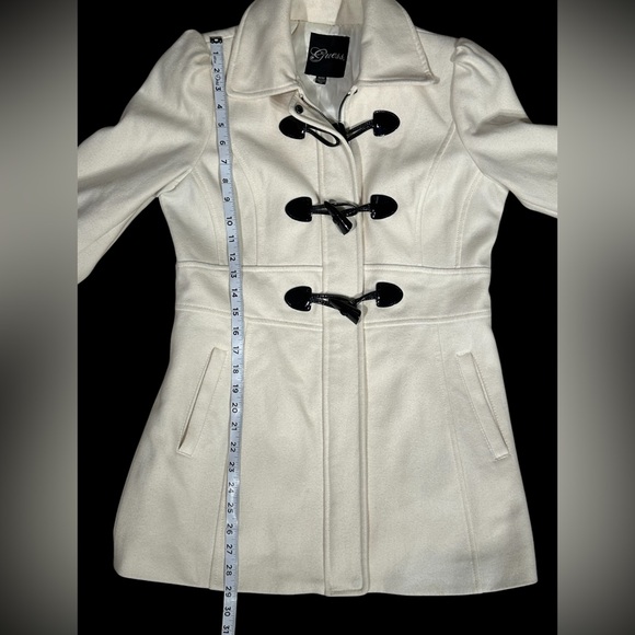 Guess Coat. Size Medium. - Picture 5 of 9